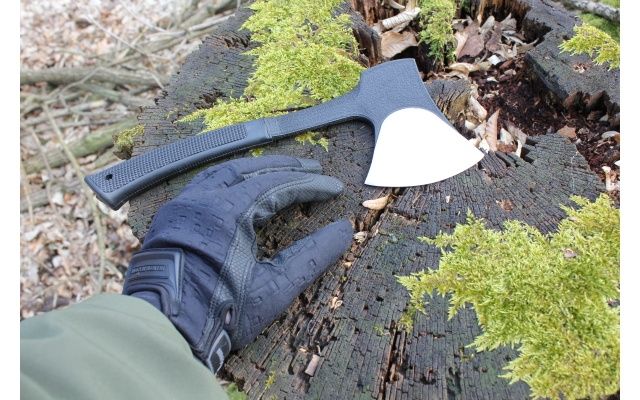 MFH Sekera oceľová čepeľ, gumená rukoväť (27761)