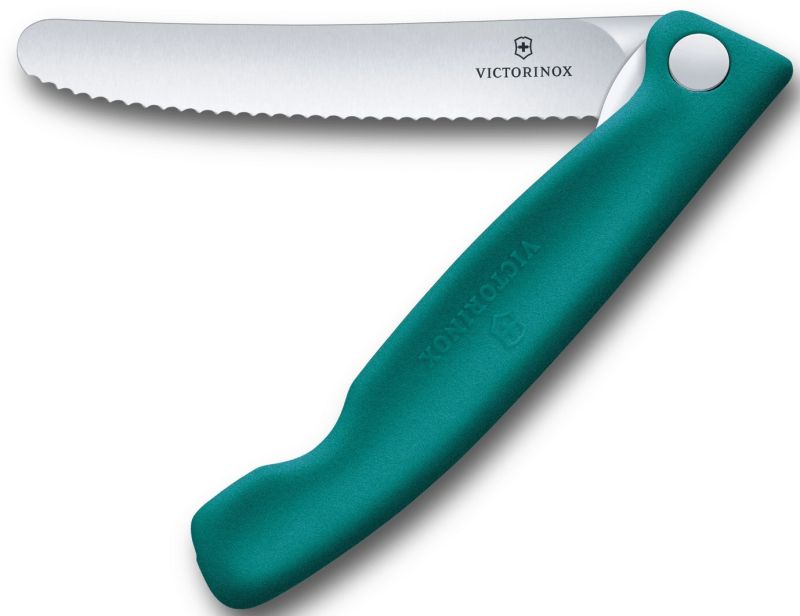 VICTORINOX Nôž SwissClassic na ovocie a zeleninu 11cm zúbkovaný, zatvárací - kale green (6.7834.FC1)