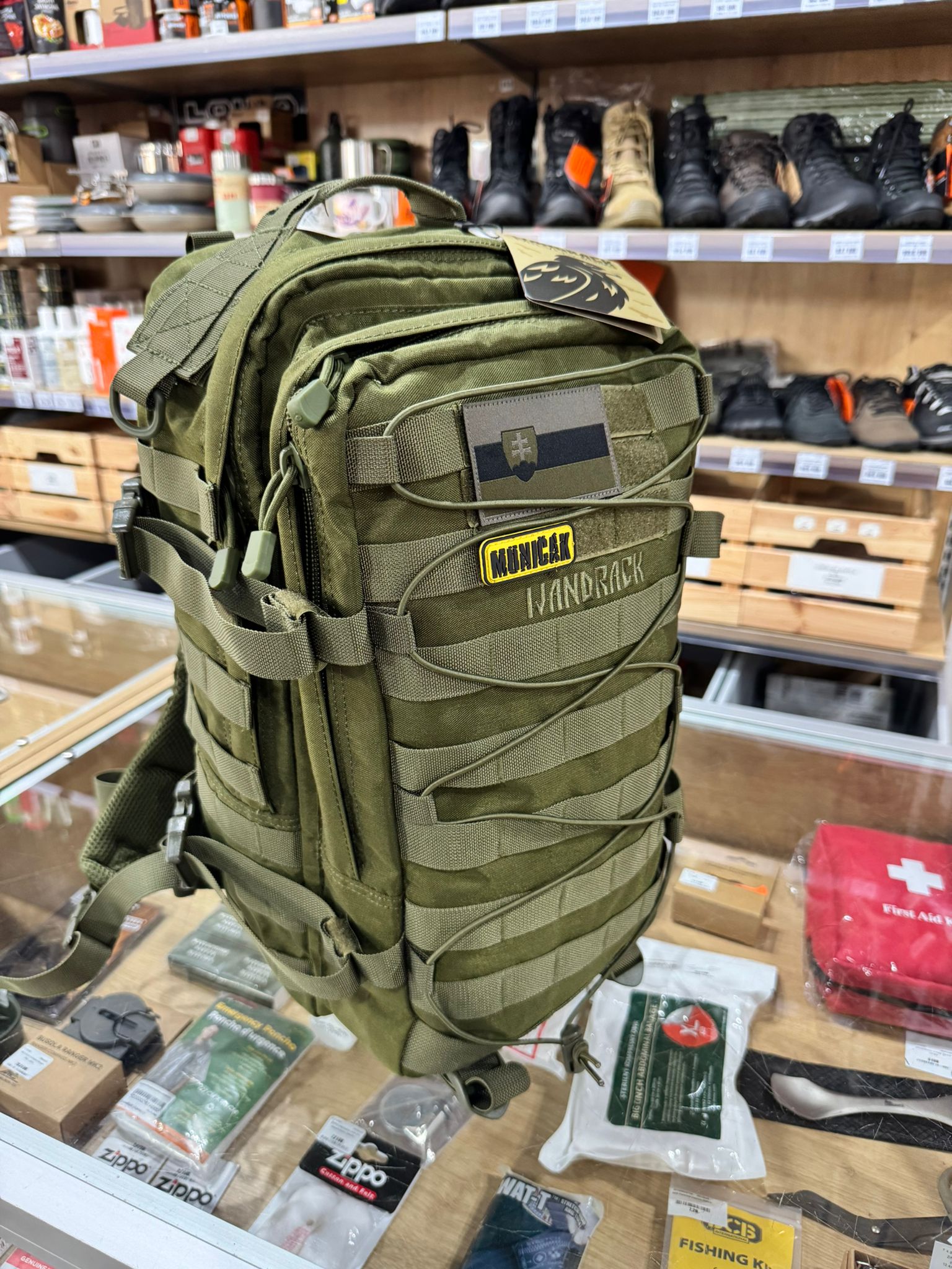WANDRACK TACTICAL Batoh Milvus - green