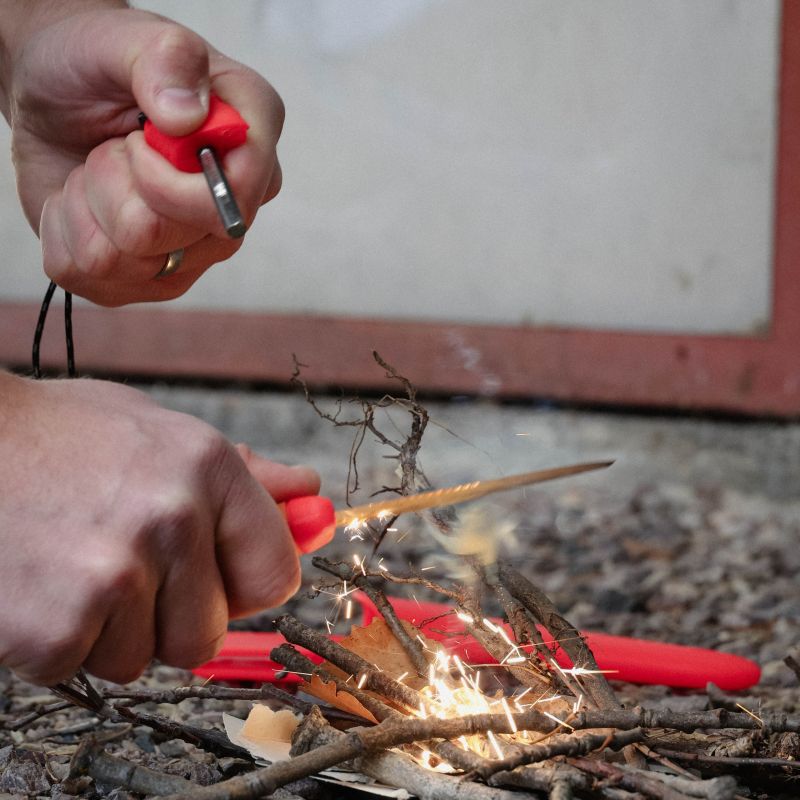 MORAKNIV Nôž s pevnou čepeľou Companion Spark Emergency (S) - burnt orange/ red (NZ-CSE-SS-9525)